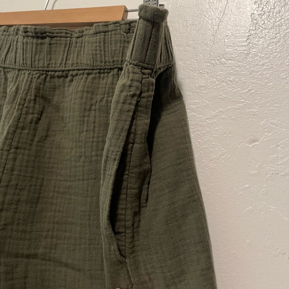 Universal Thread Green Shorts - Picture 4 of 7